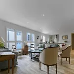 Maison Russie - Grande Maison Climatisee Avec Parking Centre Prázdninový dům *