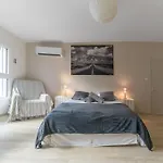 Maison Russie - Grande Maison Climatisee Avec Parking Centre Prázdninový dům *