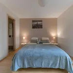 Maison Russie - Grande Maison Climatisee Avec Parking Centre *