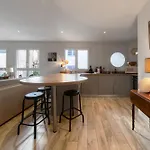 Prázdninový dům Maison Russie - Grande Maison Climatisee Avec Parking Centre