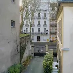 Prázdninový dům Maison Russie - Grande Maison Climatisee Avec Parking Centre *