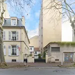 Maison Russie - Grande Maison Climatisee Avec Parking Centre *