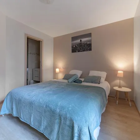 Maison Russie - Grande Maison Climatisee Avec Parking Centre Holiday home *