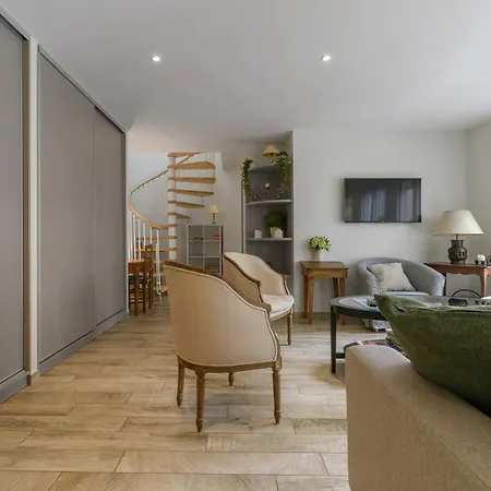 Maison Russie - Grande Maison Climatisee Avec Parking Centre Holiday home Vichy