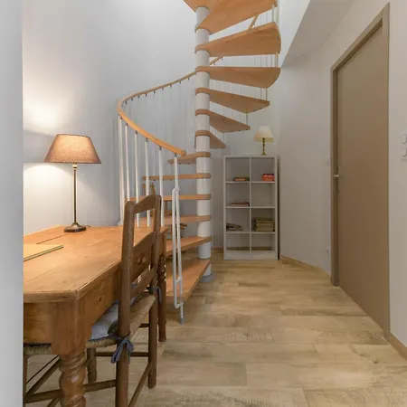 Maison Russie - Grande Maison Climatisee Avec Parking Centre Vichy