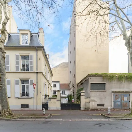 Maison Russie - Grande Maison Climatisee Avec Parking Centre *